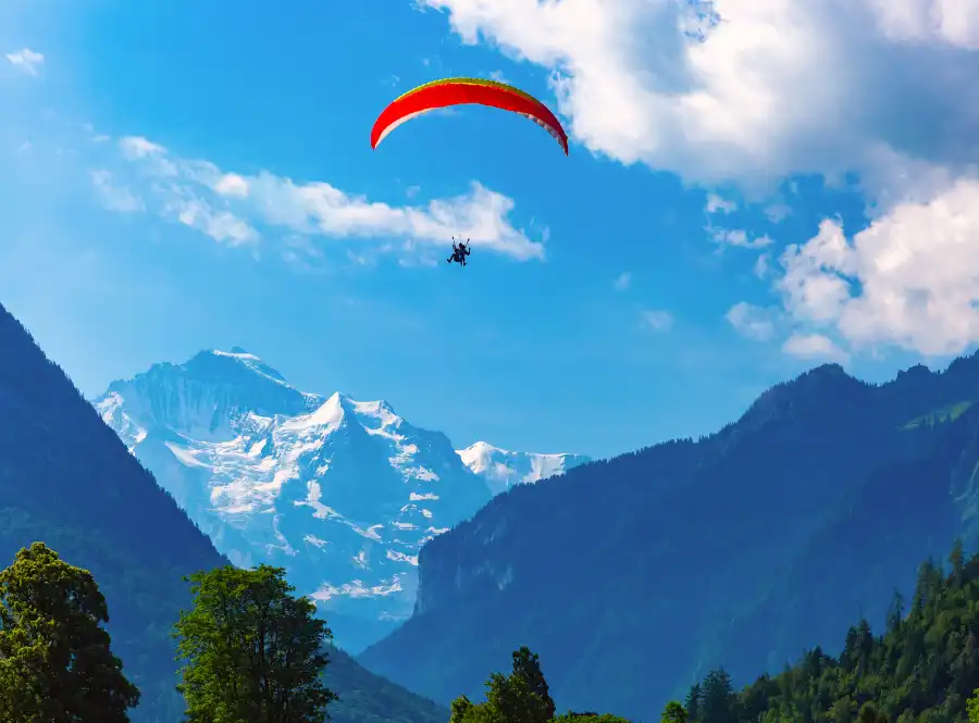 Paragliding in Manali