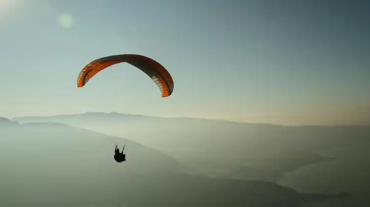 Paragliding in Dobhi